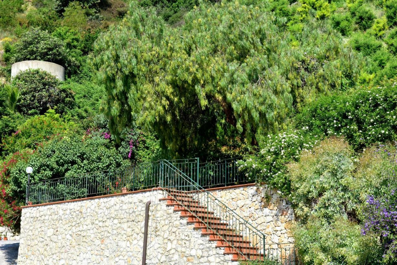 Agriturismo Un Mare Di Fiori Ventimiglia Zewnętrze zdjęcie